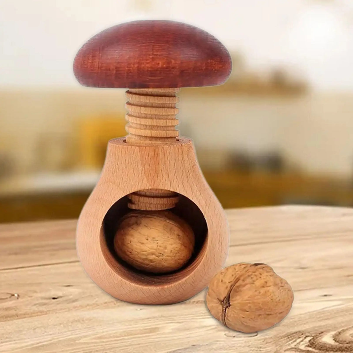 casse noix champignon bois